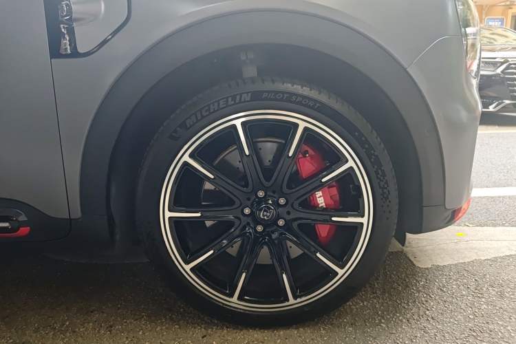 Used smart #5 2025 BRABUS Supercharged Edition Right Front Wheel Hub