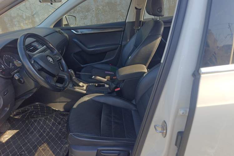 Used Skoda Octavia 2016 1.6L Automatic Smart Drive Edition