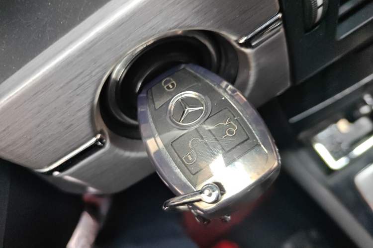 Used Mercedes-Benz GLK-Class 2010 GLK 300 4MATIC Fashion Model Vehicle Key