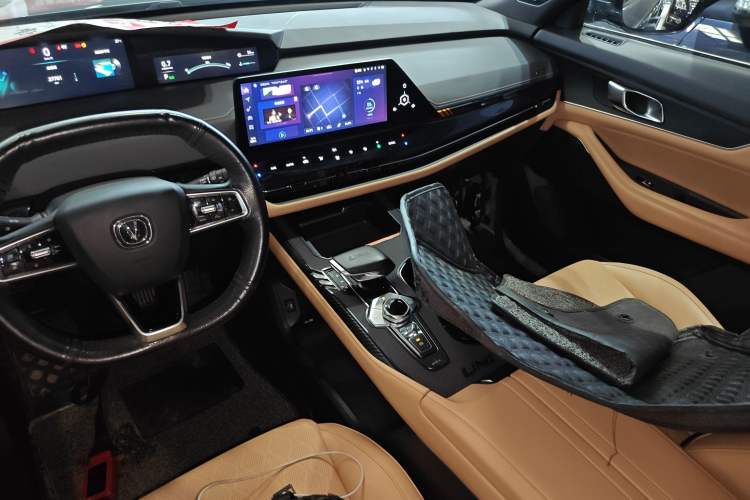 Used CHANGAN UNI-K 2021 2.0T Excellence Edition Audio And AC Panel