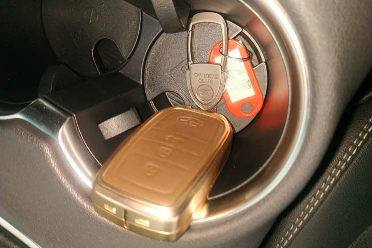 Used Toyota Venza 2023 2.0L CVT Two-Wheel Drive Prestige Version