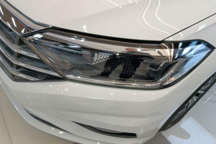 Used Volkswagen Sagitar 2021 280TSI DSG Comfort Connect Edition Left Front Headlight