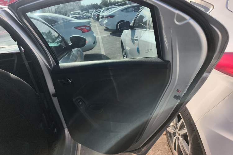 Used Peugeot 301 2014 1.6L Automatic Comfort Edition
