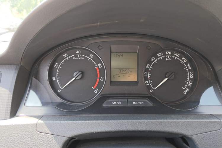 Used Skoda Rapid 2016 1.6L Manual Front-Wheel-Drive Version

