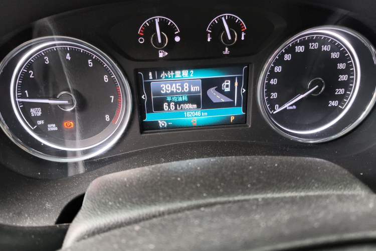 Used Buick LaCrosse 2016 20T Elite Edition Odometer Close Up