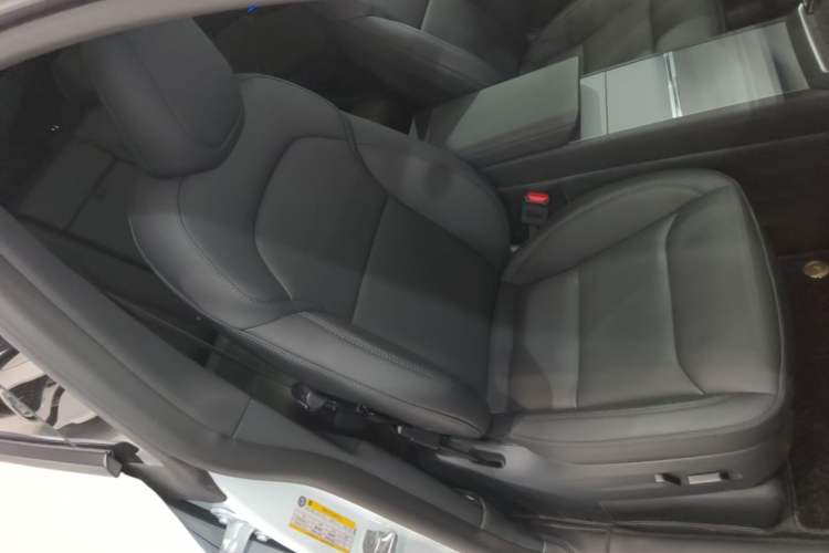Used Tesla Model Y 2026 Rear-Drive Model
