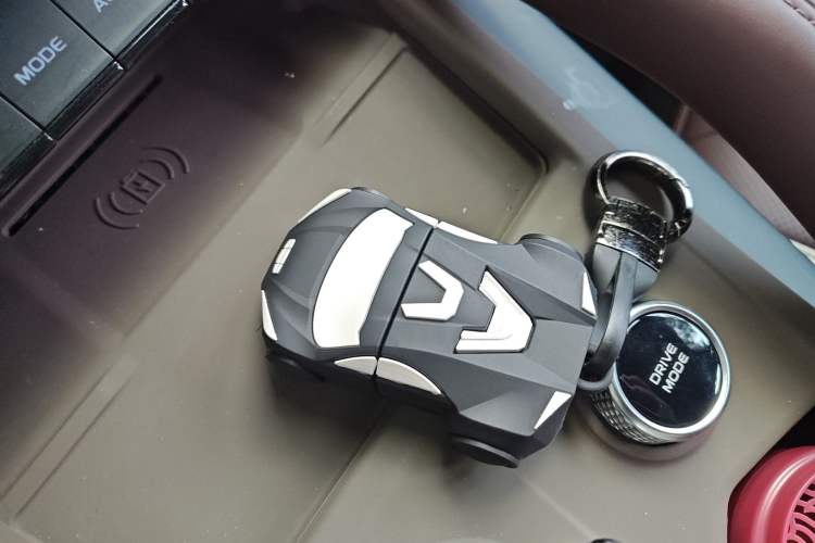 Used Geely Auto Monjaro L 2024 2.0TD High-Power Automatic Two-Wheel Drive Yunqi Version Vehicle Key