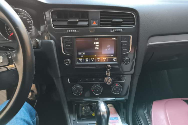 Used Volkswagen Golf 2017 230TSI Automatic Luxury Million-Vehicle Commemorative Edition
