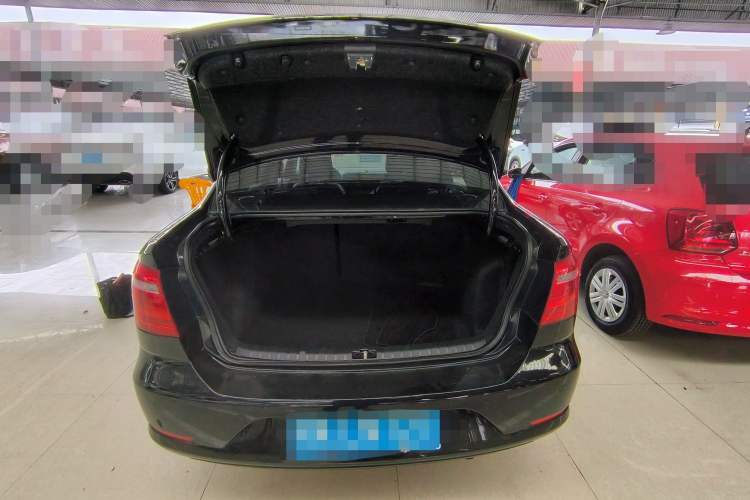 Used Volkswagen Bora 2015 Value Edition 1.6L Automatic Comfort Version
