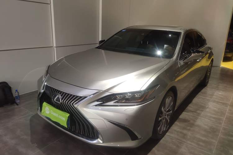 Used Lexus ES 2020 300h Deluxe Edition