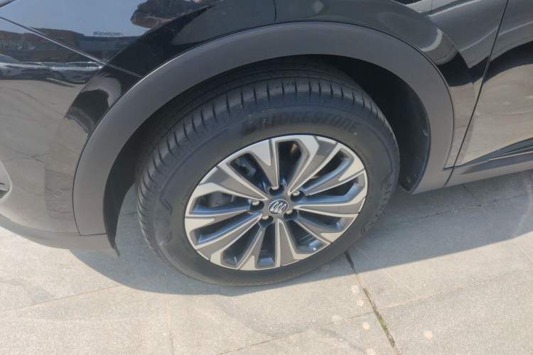 Used Buick Envision 2025 Encore Plus 28T Two-Wheel-Drive Platinum Edition