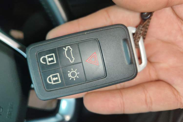 Used Volvo S60 2018 S60L T5 Intelligent Drive Progressive Edition
