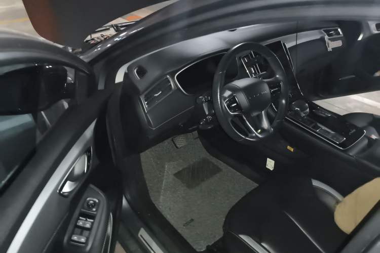 Used Roewe i6 MAX New Energy 2020 1.5T PHEV Cool & Stylish Skyroof Edition Driver Seat