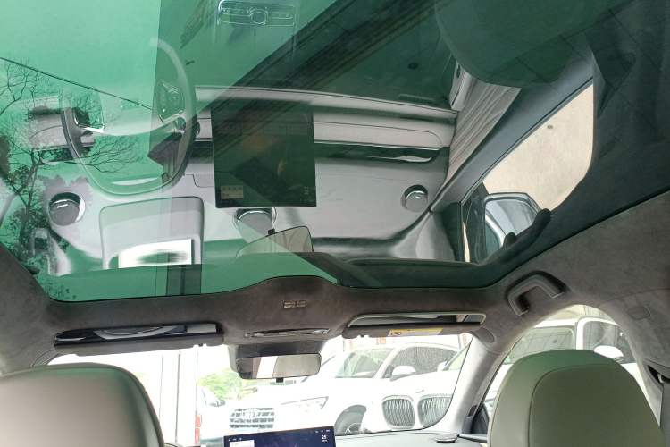 Used Geely Galaxy 8 2025 130km EM-i Flagship Edition Headliner