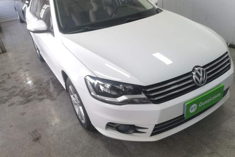 Used Volkswagen Bora 2014 1.6L Manual Comfort Model Front Right 45 Deg