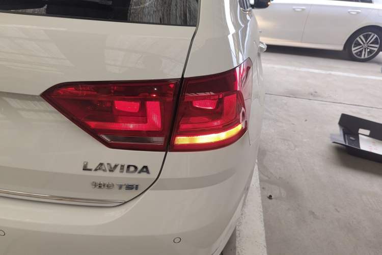 Used Volkswagen Gran Lavida 2017 180TSI DSG Comfort Edition
