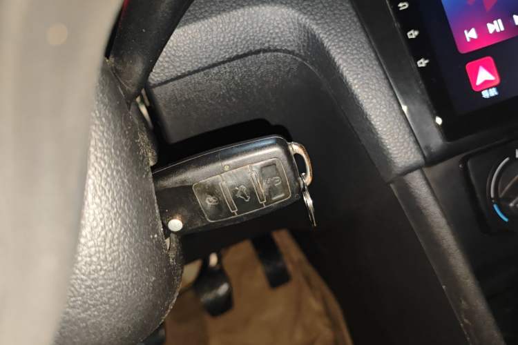 Used Volkswagen Santana 2015 1.6L Manual Fashion Edition Vehicle Key