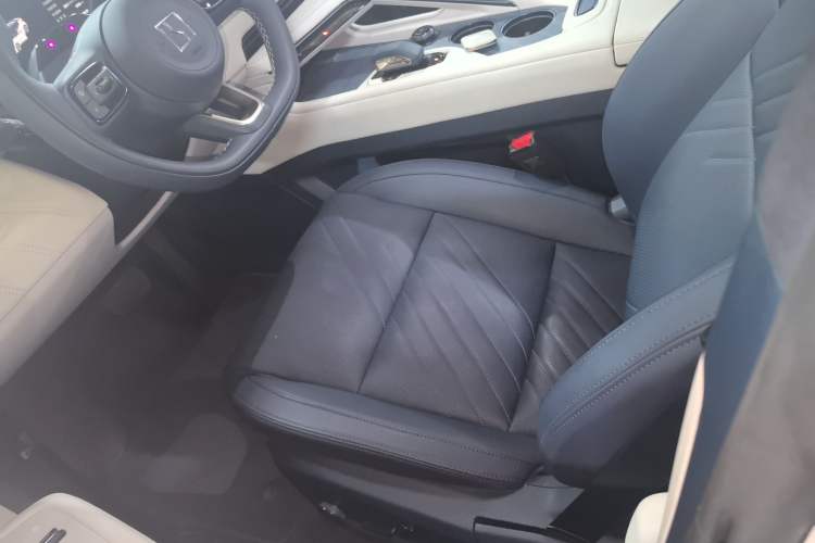 Used Zeekr 001 2025 YOU Edition 100 kWh All-Wheel Drive Left Front Seat