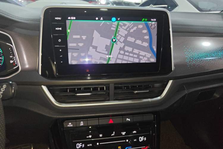 Used Volkswagen T-ROC 2025 Facelifted 300TSI DSG Two-Wheel-Drive Chen Guang Edition
