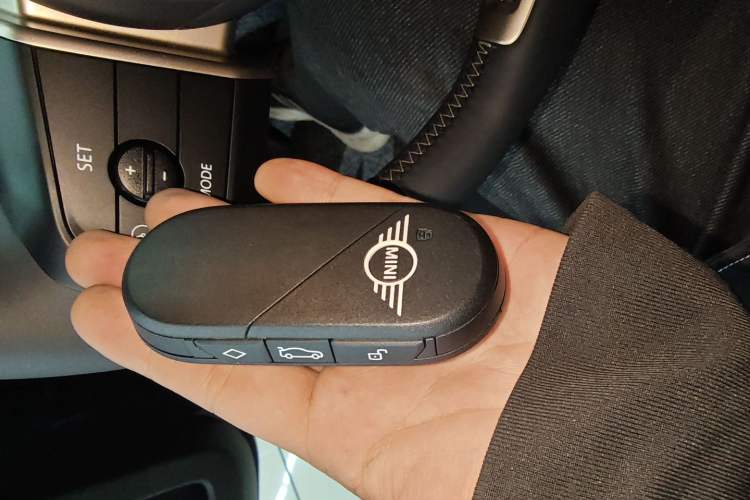 Used MINI Electric MINI COOPER 2025 456km COOPER E Classic Style
