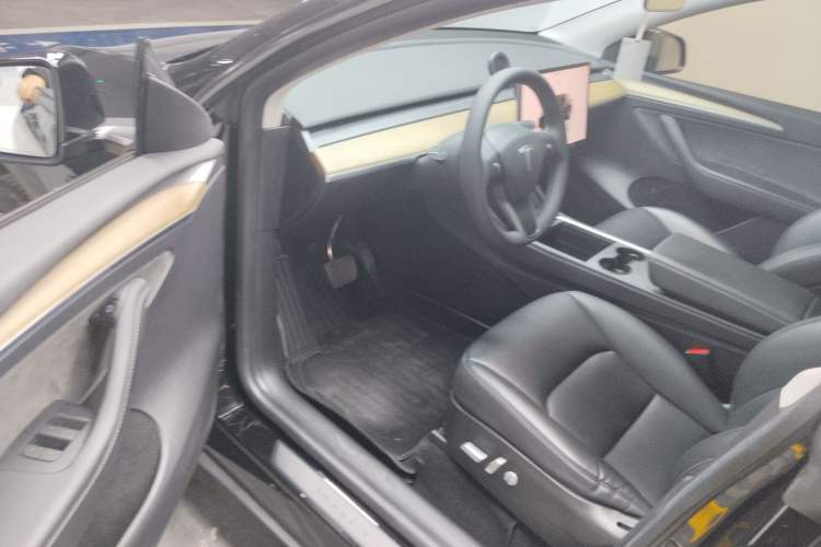 Used Tesla Model Y 2022 Rear-Wheel-Drive Version
