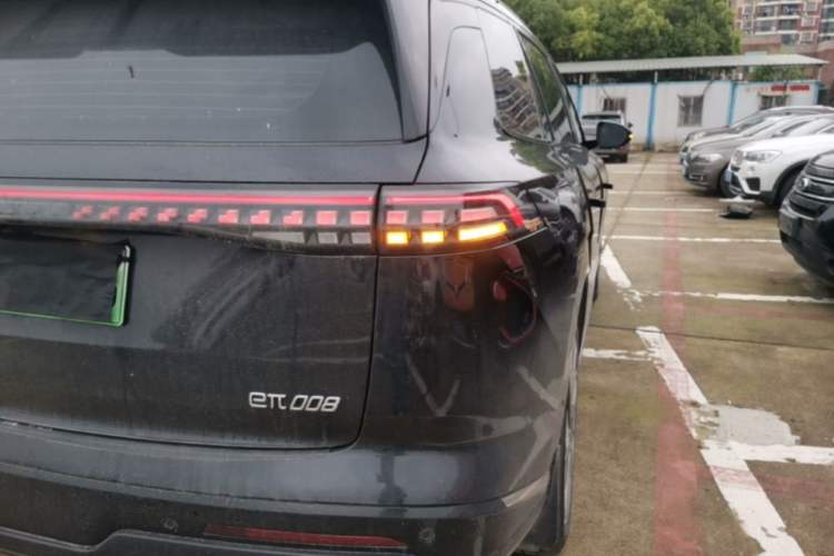 Used Dongfeng eπ eπ008 2025 210 Ultra Range-Extended Version 5 Seats Exterior 1