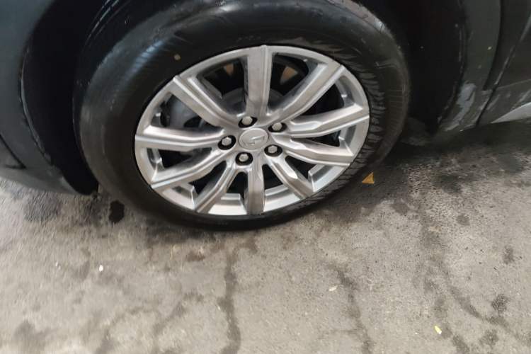 Used Cadillac XT4 2022 28T Two-Wheel-Drive Luxury Version