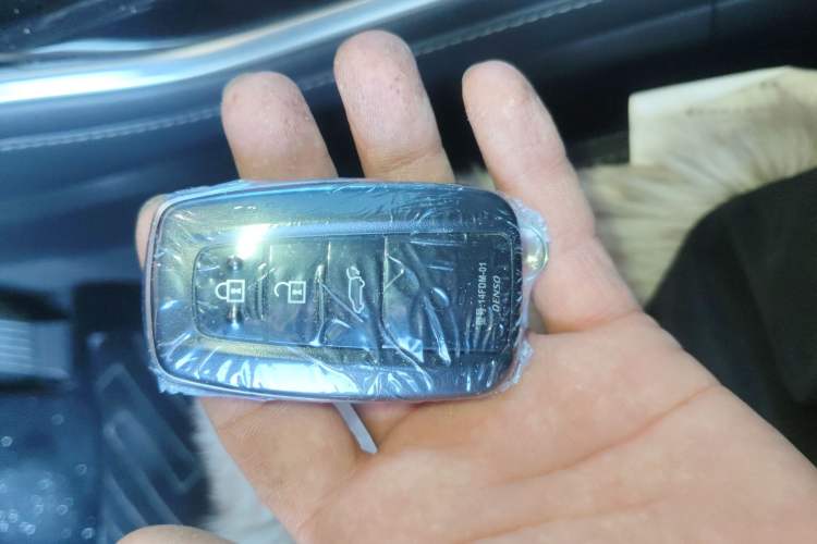 Used Toyota Crown Kluger 2023 2.5L HEV Four-Wheel Drive Flagship Edition Vehicle Key