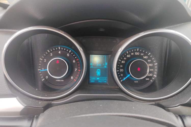 Used BAIC Senova X65 2015 2.0T Automatic Elite Model
