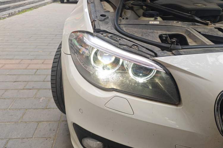 Used BMW 5 Series 2015 520i Elegant Edition
