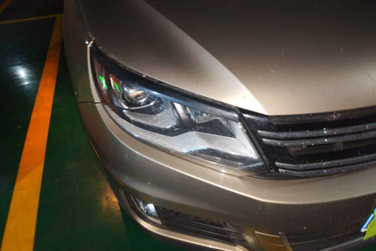 Used Volkswagen Tiguan 2013 1.8TSI Automatic Two-Wheel Drive Luxury Model Right Front Headlight