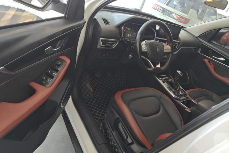 Used Bestune T33 2019 1.6L Manual Luxury Edition China VI
