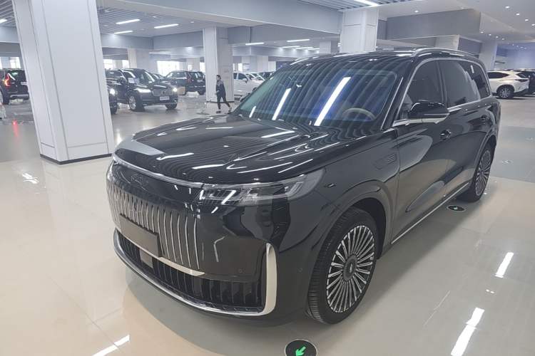 Used Chery T11 2026 Model 220 All-Wheel Drive Dual IMAX Theater Edition