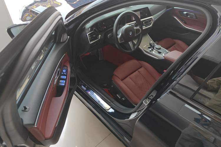 Used BMW 3 Series 2022 Restyled 330Li xDrive M Sport Night Edition Package Driver Seat