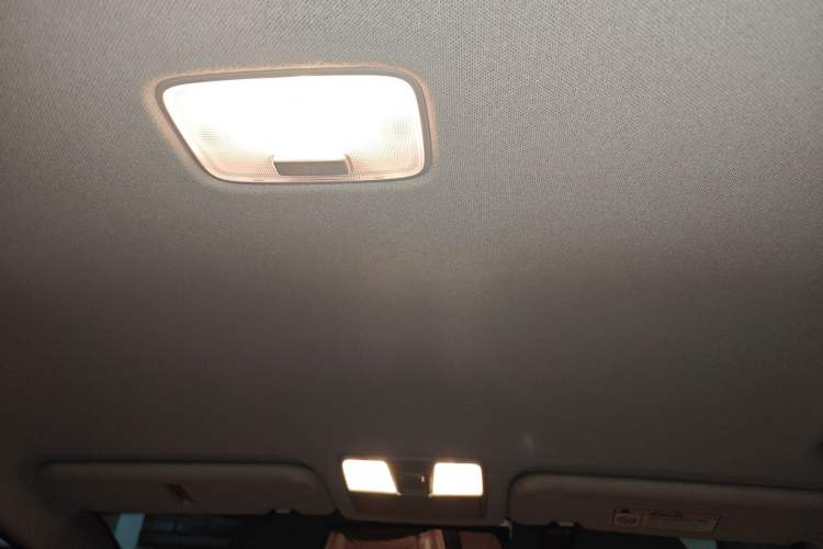 Used Hyundai Elantra (5th Generation / Langdong) 2016 1.6L Automatic Smart Version