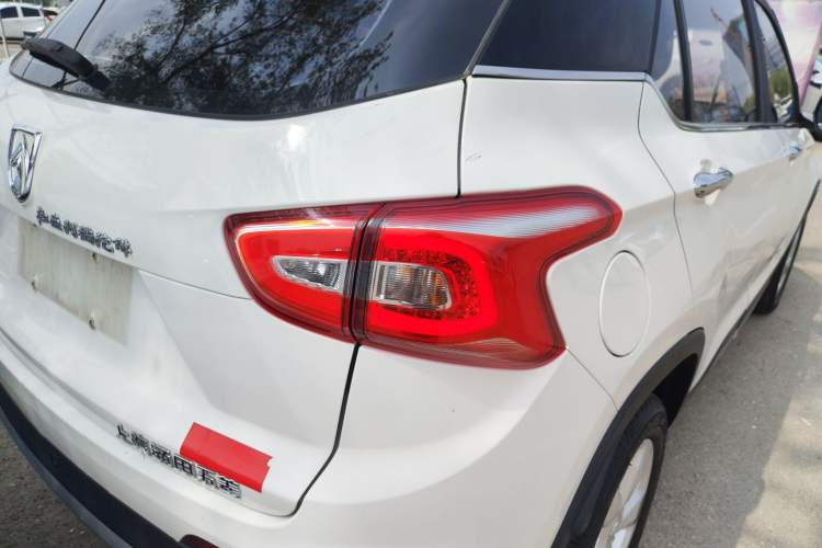 Used Baojun 510 2017 1.5L Manual Fashion Model Exterior 3