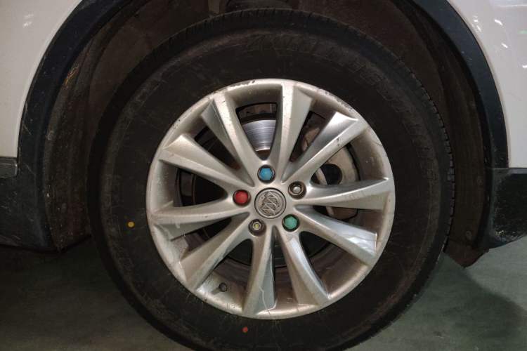 Used Buick Envision 2016 28T Four-Wheel Drive Elite Version Right Front Wheel Hub