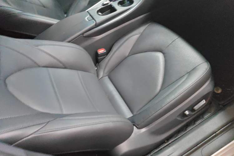 Used Toyota Avalon 2023 Dual-Engine 2.5L Luxury Edition Right Front Seat