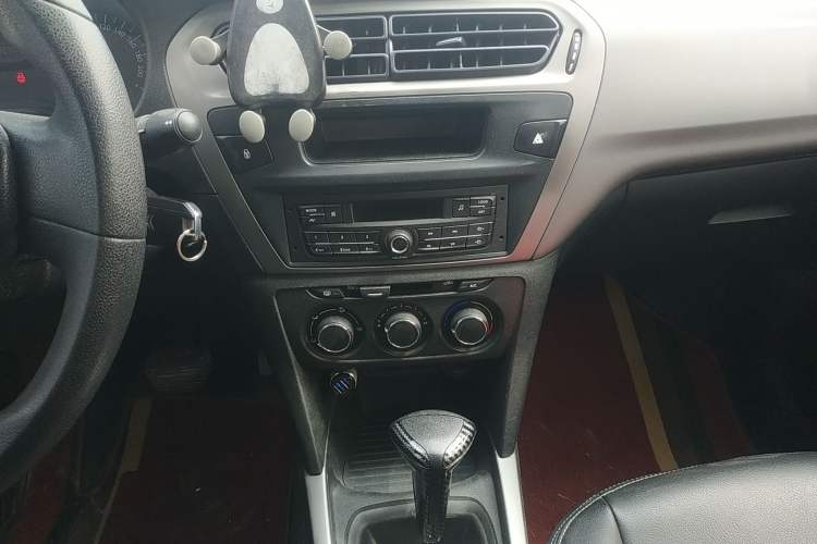 Used Citroen Elysee 2017 1.6L Automatic Fashion Model Audio And AC Panel