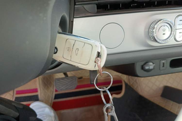 Used CHANGAN NEVO Lumin 2025 205 km Xiangqin Version
