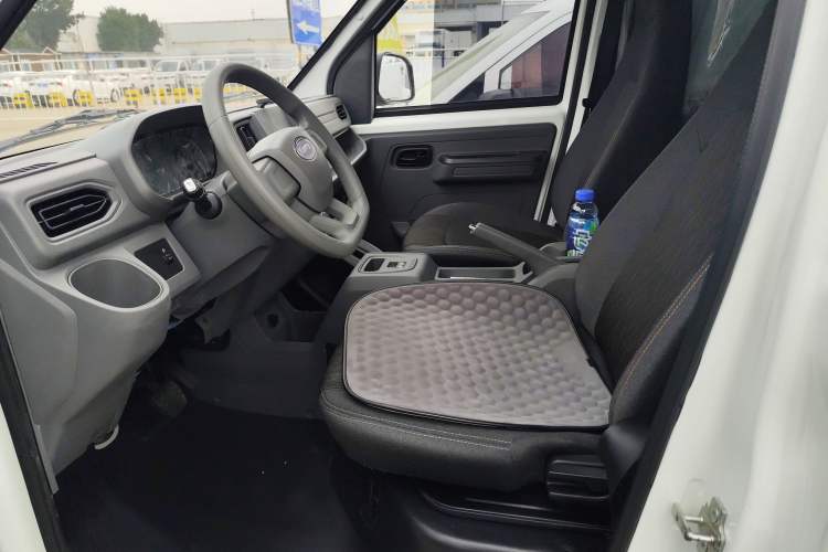 Used Karry Jiangtun E5 2024 268 km Range Open-Window 6-Seater Version
