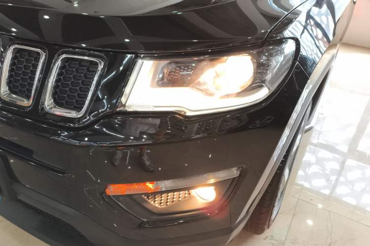 Used Jeep Compass 2019 200T Automatic Family Edition - Connected Large Screen Version