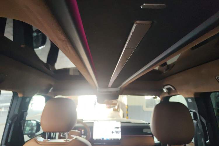 Used iCAR V27 2026 Model 200KM Four-Wheel Drive Falcon 500