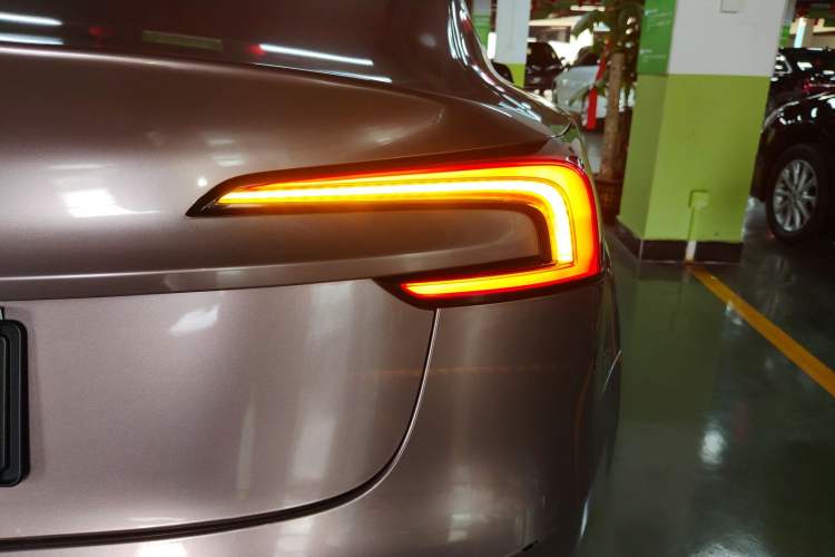 Used Tesla Model 3 2023 Long-Range All-Wheel-Drive Version