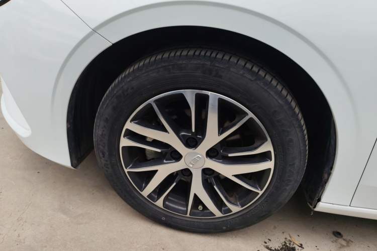 Used Geely Auto Emgrand 2023 4th Generation Champion Edition 1.5L CVT Luxury Model Exterior 4