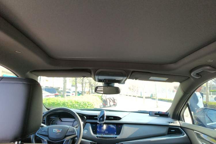 Used Cadillac XT5 2022 2.0T Two-Wheel Drive Luxury Version