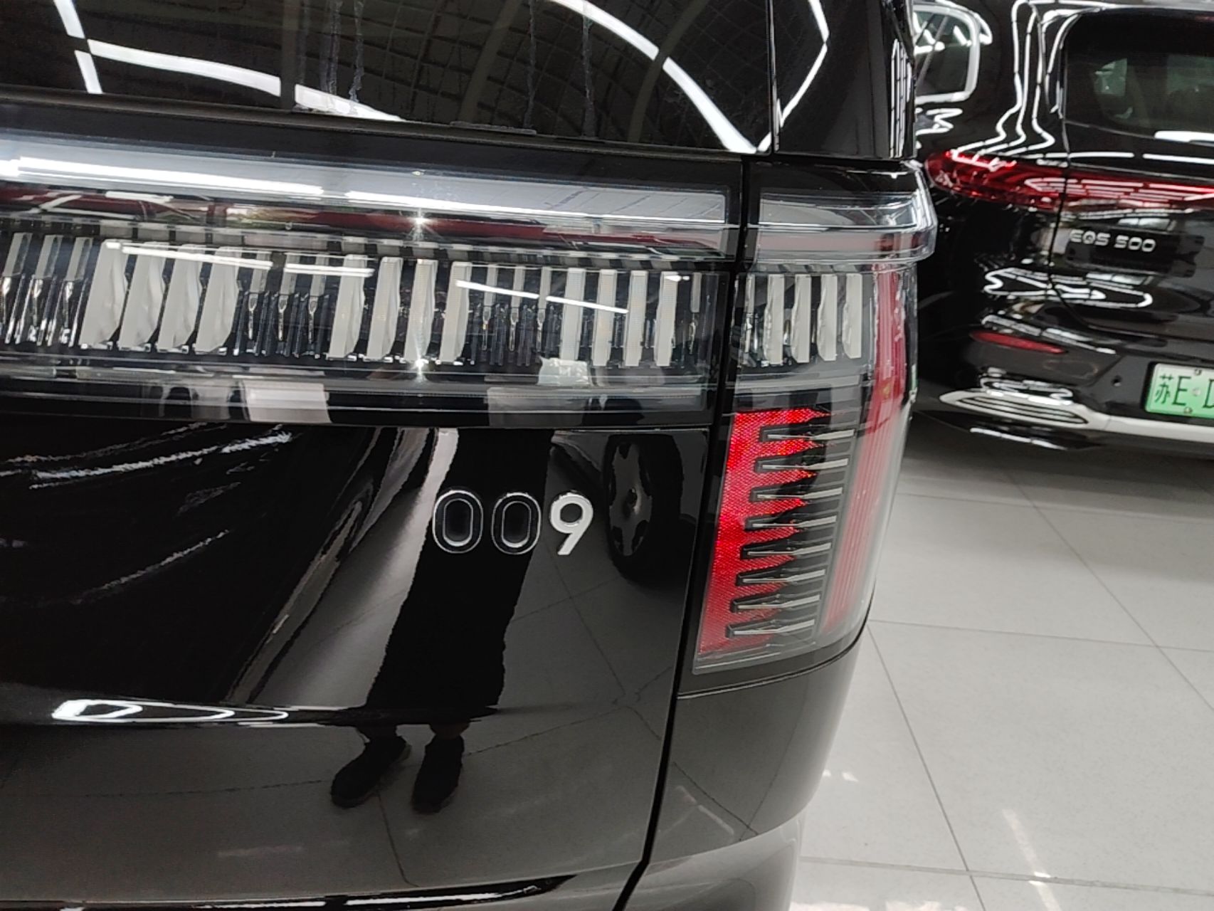 Zeekr 009 2024 Six-Seat Executive Version 4WD 108 kWh — снимка 9