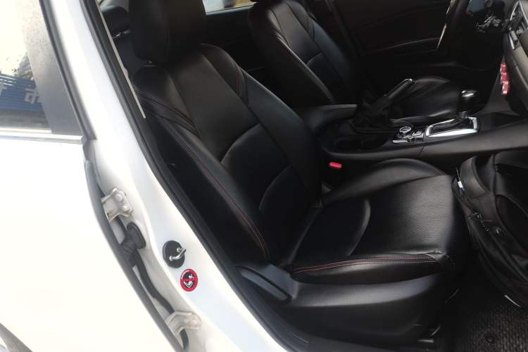 Used Mazda Mazda 3 Axela 2014 Sedan 1.5L Automatic Comfort Model
