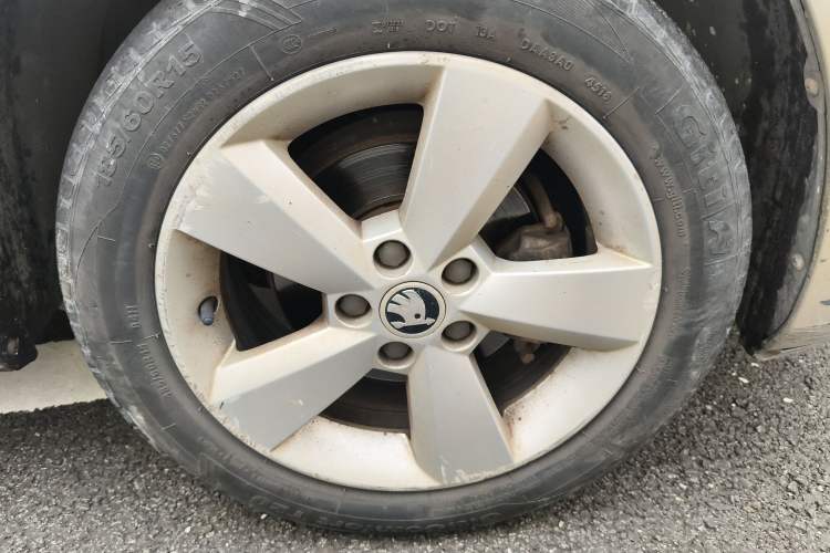 Used Skoda Rapid 2013 1.6L Automatic Smart Selection Model
