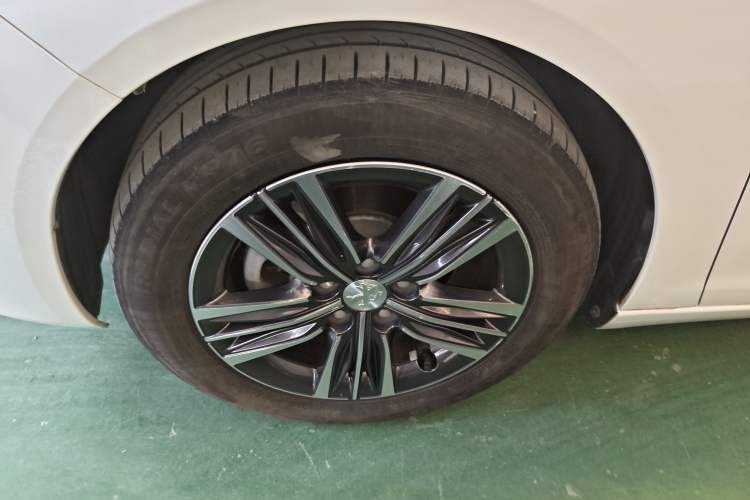 Used Peugeot 308 2018 1.6L Automatic Luxury Edition Exterior 4